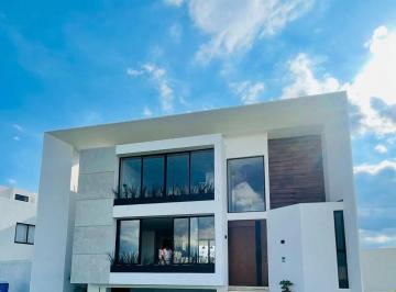 1 · Hermosa Residencia en Venta en Lomas de Angelopolis