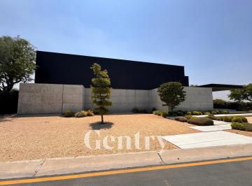 GENTRY REAL ESTATE · Casa en Venta en El Campanario Querétaro