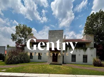 GENTRY EL CAMPANARIO · Casa en Venta en El Campanario ¡Oportunidad!