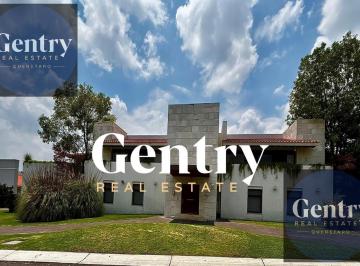GENTRY EL CAMPANARIO · Casa en Venta en El Campanario ¡Oportunidad!