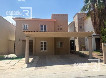 Casa · 200m² · 3 Recámaras · 2 Estacionamientos · Casa en Renta Fraccionamiento Villa Toscana Zona Cantera
