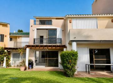 Casa de 3 habitaciones, Benito Juárez · Casa en Venta en Isla Dorada, Cancún Vista a La Laguna Nichupté, Muelle Privado