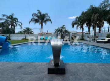 Casa · 343m² · 4 Recámaras · 2 Estacionamientos · Casa en Venta en Morelos, Fraccionamiento Lomas de Cocoyoc