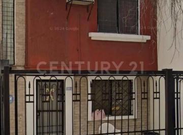 Casa · 96m² · 3 Recámaras · 2 Estacionamientos · Casa en Renta en San Nicolas de Los Garza