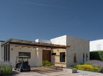 Casa de 3 habitaciones, Celaya · Álamo Country Club Se Renta Hermosa Residencia Totalmente Amueblada y Equipada