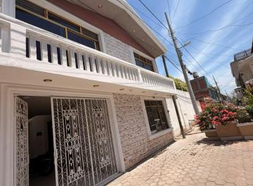 Casa de 3 habitaciones, León · Casa en Venta en Manzanares