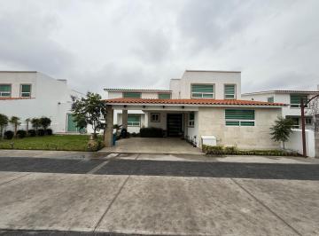 Casa · 300m² · 3 Recámaras · 4 Estacionamientos · Casa en Renta en Residencial La Magdalena 1