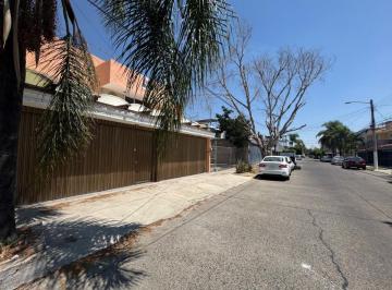 Casa de 4 habitaciones, Guadalajara · Casa con 322 m² de Terreno y 4 Recámaras en Renta en Bosques de La Victoria