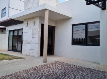 Casa de 3 habitaciones, Querétaro · Casa de un Nivel en Venta en Villas del Mesón Juriquilla | 485 m² de Terreno |