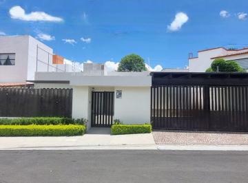 Casa de 3 habitaciones, Querétaro · Casa de un Nivel en Venta en Villas del Mesón Juriquilla | 485 m² de Terreno |