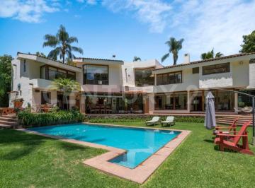 Casa · 791m² · 6 Recámaras · 4 Estacionamientos · Residencia de Lujo en Venta Dentro del Exclusivo Club de Golf Santa Anita