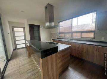 Casa de 3 habitaciones, Pachuca · Residencia en Esquina en Pachuca