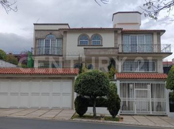 Casa · 806m² · 4 Recámaras · 6 Estacionamientos · Casa en Venta en Bosques de Las Lomas, Cuajimalpa de Morelos, Ciudad de México