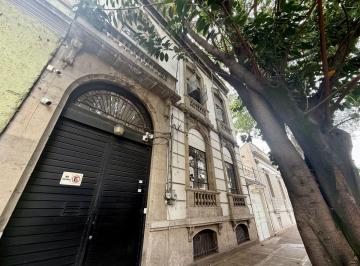 Casa uso de suelo de 10 habitaciones, Cuauhtémoc · Casa en Renta en Roma Norte con Uso de Suelo Para Oficinas / Habitacional