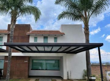 Casa · 3 Recámaras · 2 Estacionamientos · Casa - Fraccionamiento Rincón de La Montaña