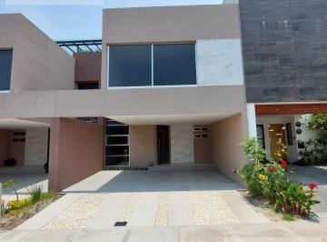 Casa · 180m² · Renta de Casa en La Antigua Cementera, Puebla, Tres Recamaras