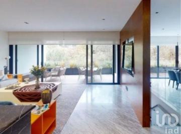 Casa · 680m² · 3 Recámaras · 4 Estacionamientos · Casa en Venta en Bosque Real en Obra Gris