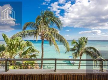 Departamento · 130m² · 2 Recámaras · 1 Estacionamiento · Departamento en Venta Frente Al Mar en Playa del Carmen, Reventa