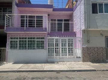 Casa · 95m² · 5 Recámaras · Casa Céntrica Col El Duero en Zamora