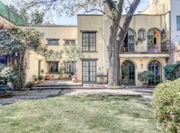 Casa · 1108m² · 3 Recámaras · 6 Estacionamientos · Casa en Venta en San Angel Inn