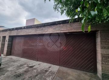 Casa · 398m² · 4 Recámaras · 5 Estacionamientos · Casa en Venta en Bosques de La Herradura