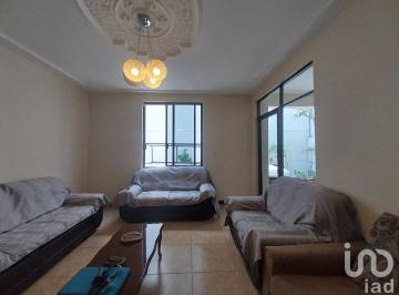 Casa · 197m² · 3 Recámaras · 2 Estacionamientos · Casa en Venta Cerca de Monumento a Juárez Oriente