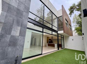Casa · 365m² · 3 Recámaras · 4 Estacionamientos · Exclusiva Residencia de Lujo con Espectaculares Vistas Verdes en Fuentes del Pedregal, Cdmx