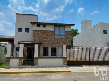 Casa · 124m² · 3 Recámaras · 2 Estacionamientos · Casa en Venta - 3 Recamaras, 3 Baños Completos, 2 Cajones Estacionamiento - Nueva