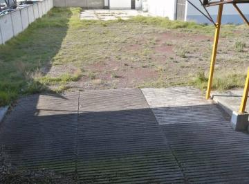 Bodega comercial · 835m² · 30 Estacionamientos · Nave con Terreno y Oficina