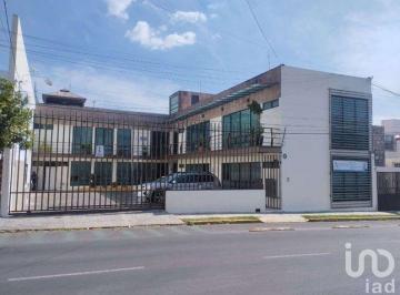 Edificio · 558m² · 8 Recámaras · 6 Estacionamientos · Plaza Comercial en Venta en Huexotitla con 8 Locales.