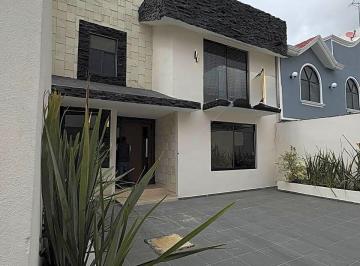 Casa · 240m² · 3 Recámaras · 2 Estacionamientos · Se Vende Casa en Privada Arboledas de San Javier, Pachuca, Hidalgo