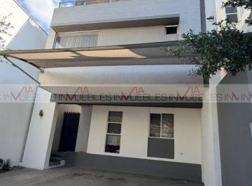 Casa · 196m² · 3 Recámaras · 2 Estacionamientos · Casa en Renta en Cerradas de Cumbres