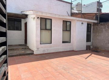 Casa · 135m² · 5 Recámaras · 2 Estacionamientos · Casa en Renta en Arboledas Queretaro