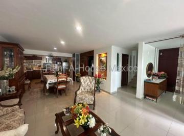 Casa de 4 habitaciones, Querétaro · Milenio III. Venta - Casa con 4 Recámaras, 2 Salas de Tv, Roof Garden