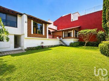 Casa · 280m² · 3 Recámaras · 2 Estacionamientos · Venta de Casa en Lomas de Atzingo, Cuernavaca, Morelos
