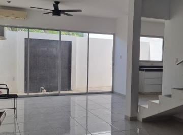 Casa · 239m² · 4 Recámaras · 1 Estacionamiento · Casa en Venta en Residencial Villa Aurora, Cancun