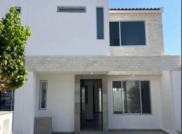 Casa de 3 habitaciones, El Marqués · Casa en Venta Ciudad Maderas El Marques