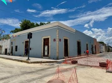 Casa de 2 habitaciones, Mérida · Centro de Mérida Casona Colonial en Venta en Esquina