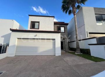 Casa · 271m² · 3 Recámaras · 4 Estacionamientos · Casa en Renta Mision del Bosque, Chihuahua.