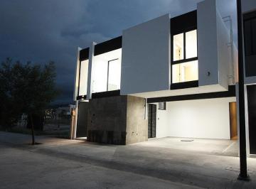 Casa · 204m² · 3 Recámaras · 2 Estacionamientos · Casas en Privada Parque Real