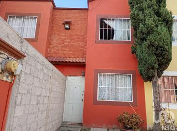 Casa · 62m² · 2 Recámaras · 1 Estacionamiento · Casa en Venta en Villas de San Martín, Chalco, México