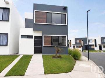 Casa · 95m² · 3 Recámaras · 1 Estacionamiento · Casa en Renta en Querencia Residencial Tas33