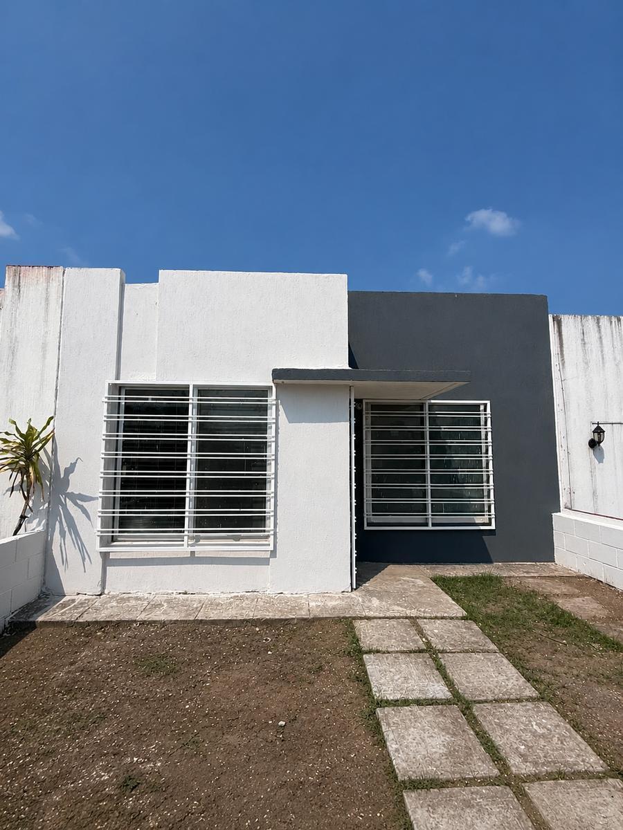 Casa en Residencial Esmeralda Norte
