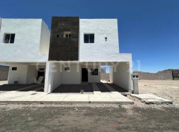 Casa · 136m² · 3 Recámaras · 1 Estacionamiento · Casa en Venta Cerrada La Quinta Carolina, Chihuahua