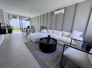 6cec1c9a422400226a4a89271142c770c64aba8f20615e46817a66b967d220c5 · Casa Residencial en Venta de Dos Plantas en Privada