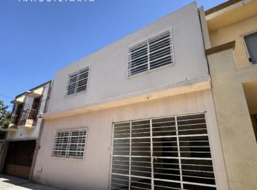 Casa de 3 habitaciones, Saltillo · Casa en Renta - Av La Fuente