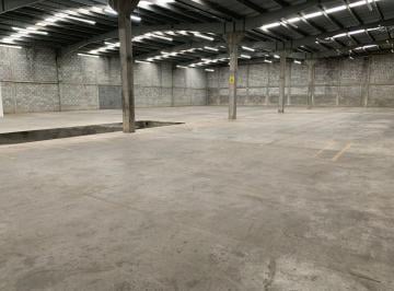 Bodega comercial , Saltillo · Bodega en Renta— Plaza Patio