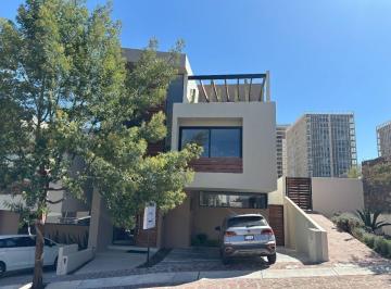 5a343793419ecdb31ff8dd2093dfdd756d2b32969b0fb45661b1184069bac899 · Casa en Venta en Zibata Dentro de Condominio Huizache