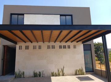 8c557792bd31563db5e2fee9c487cb29151692d8c3c485a533f247b7ff35711c · Casa en Venta en Altozano Condominio Volcan