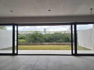 dfe963460bd33148da069212a69ab1faeaa1267b71aa4656f147771e8132cf80 · Casa en Venta en Altozano, Condominio Cantera, de 3 Niveles